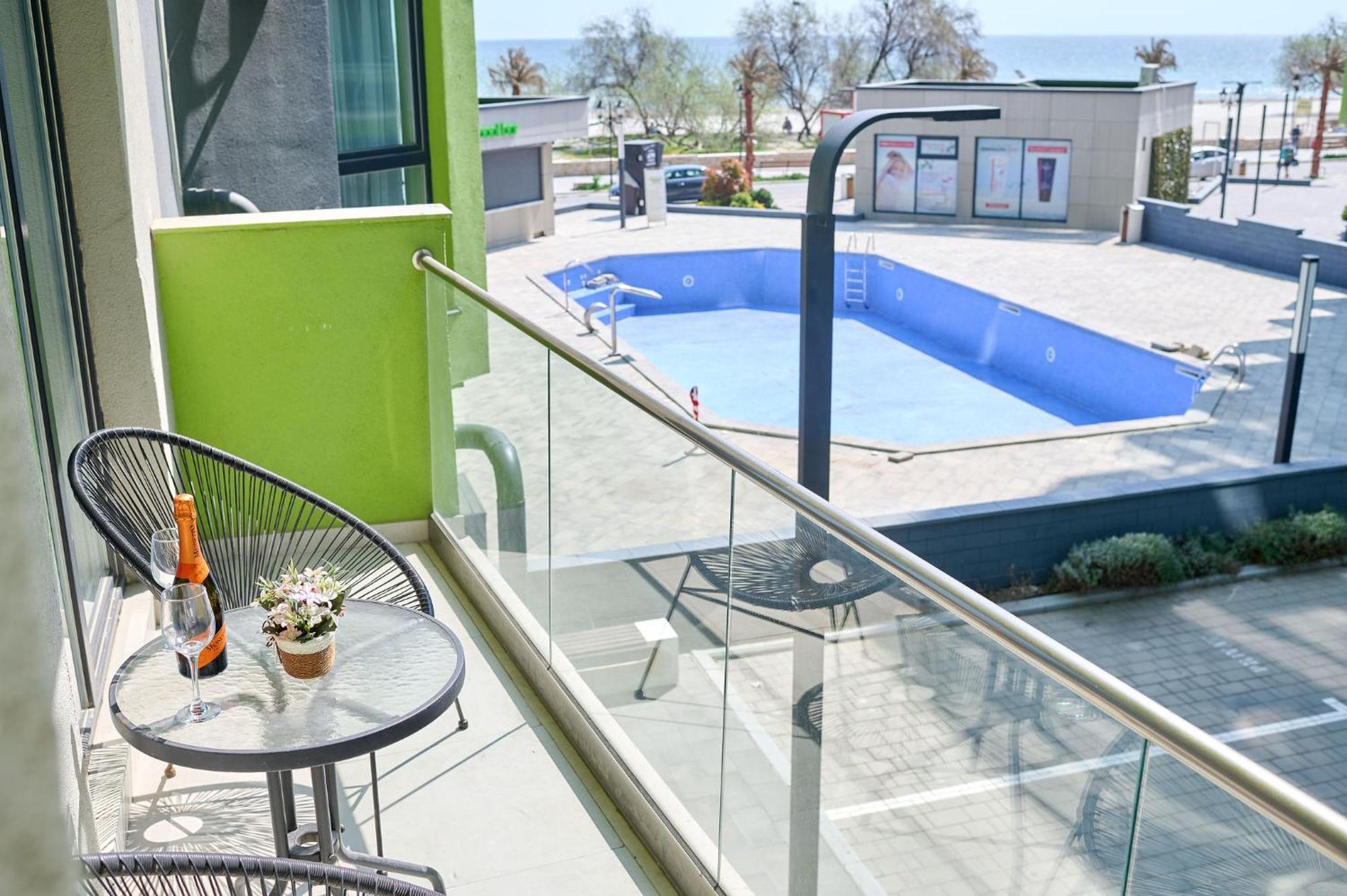 Maya Apartment- Spa N Pools Beach Resort Мамая Екстериор снимка